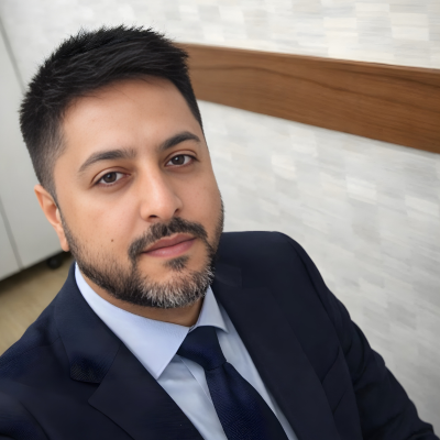 Tamoor Khan (Tim) – Founder & Lead Aesthetic Expert